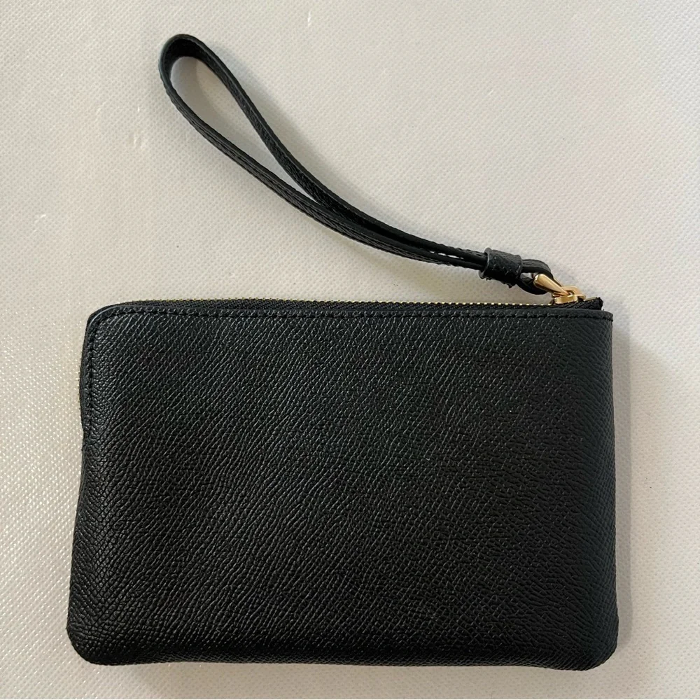 Coach Black Leather Corner Zip Wristlet NWT